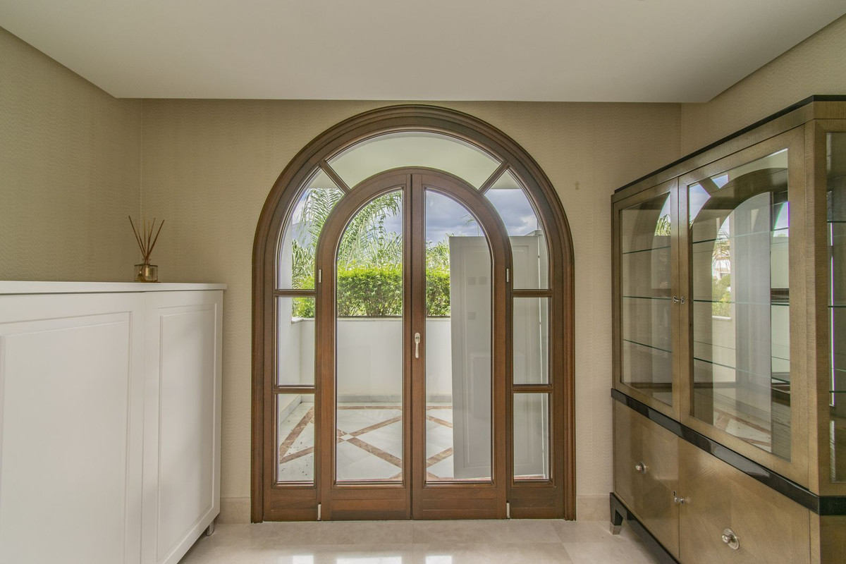 Penthouse te koop in Estepona | 5 slaapkamers H5042191