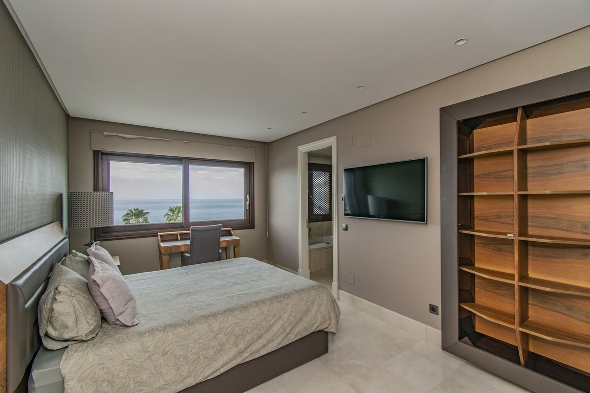 Penthouse te koop in Estepona | 5 slaapkamers H5042191