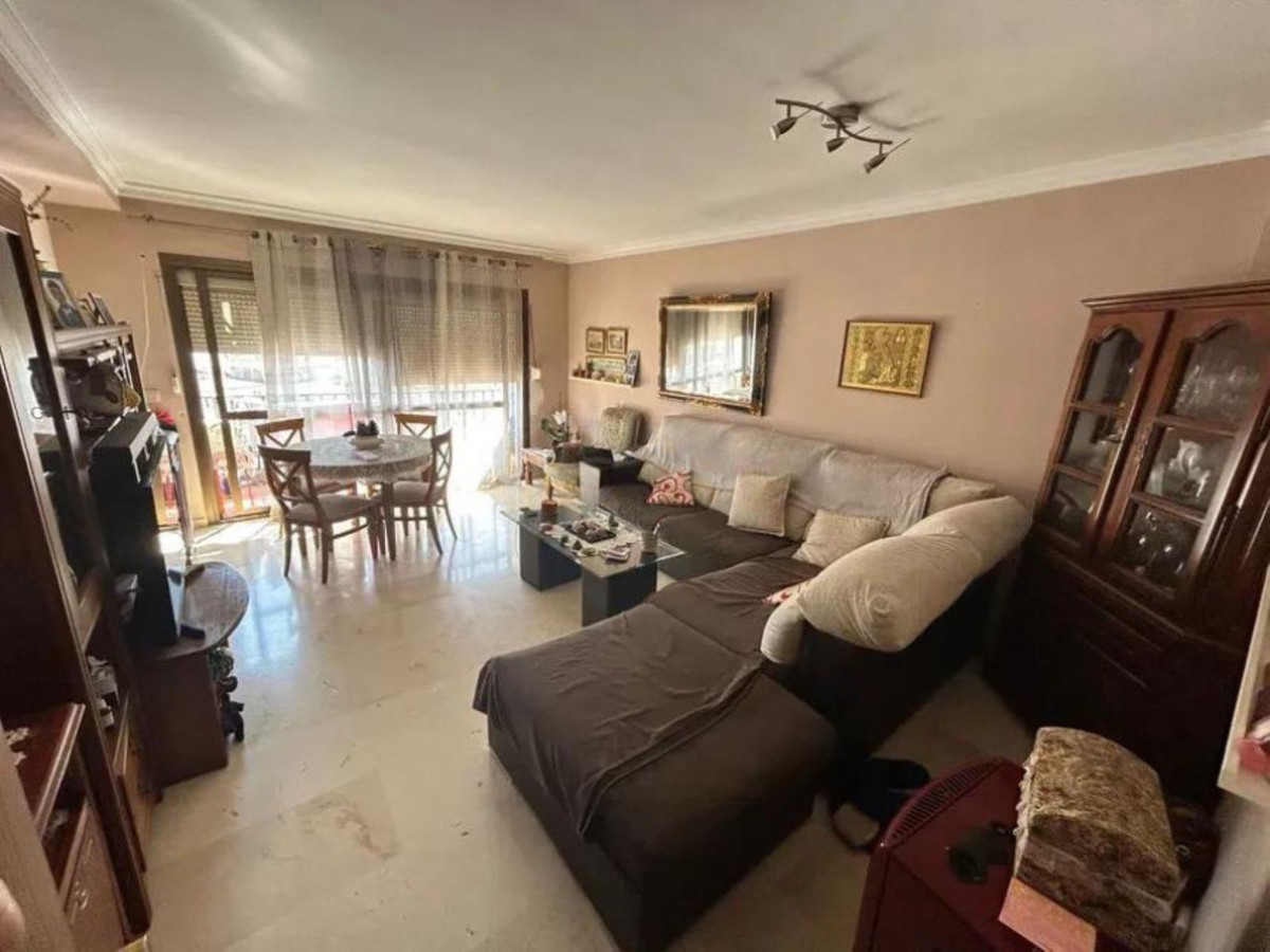Appartement te koop in Estepona | 4 slaapkamers H5044747
