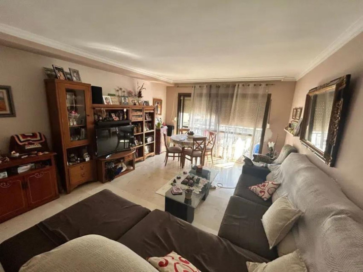 Appartement te koop in Estepona | 4 slaapkamers H5044747