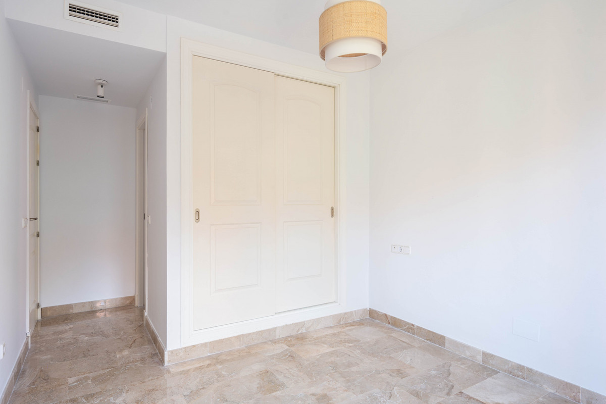 Appartement te koop in Estepona | 2 slaapkamers H5047909