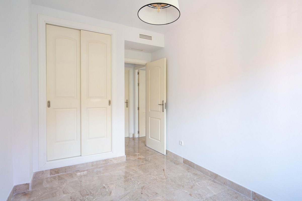 Appartement te koop in Estepona | 2 slaapkamers H5047909