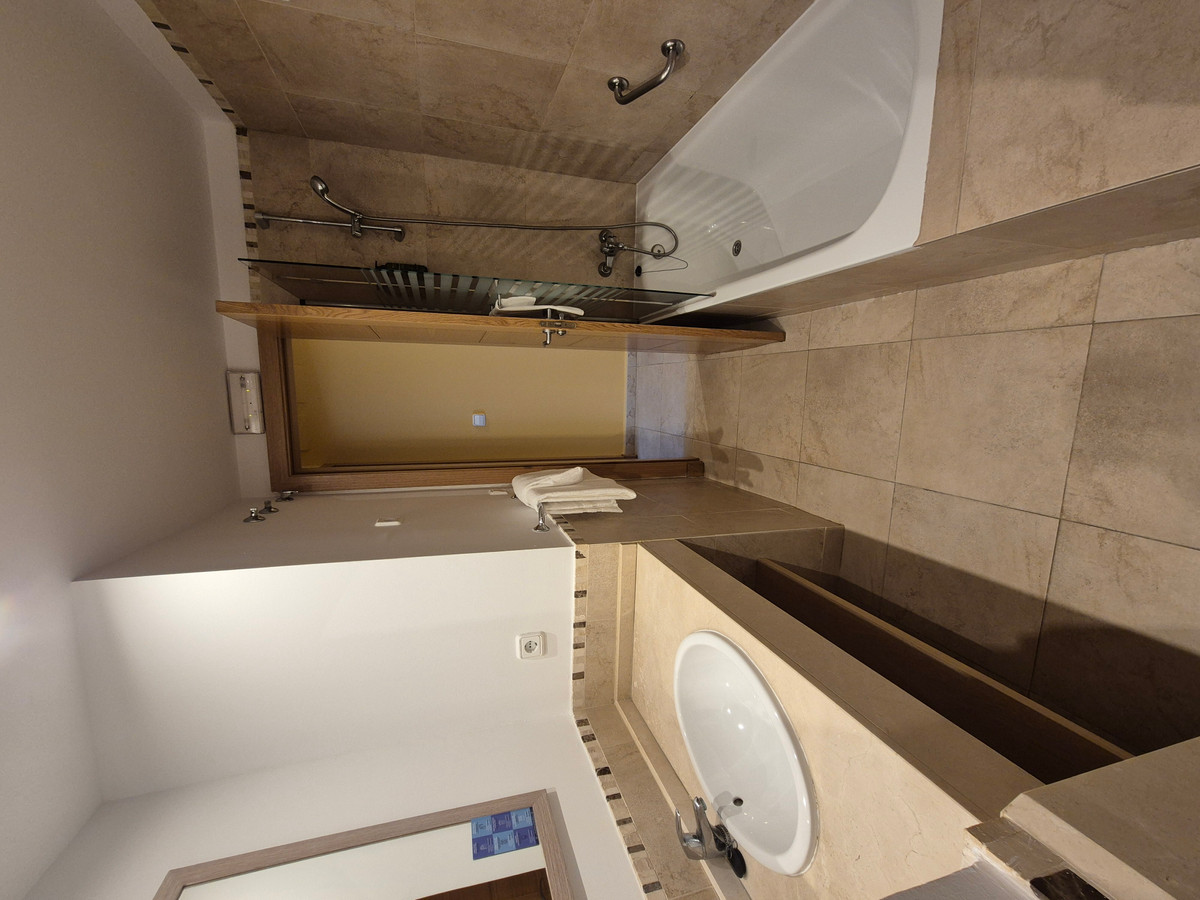 Appartement te koop in Manilva | 1 slaapkamers H5047942