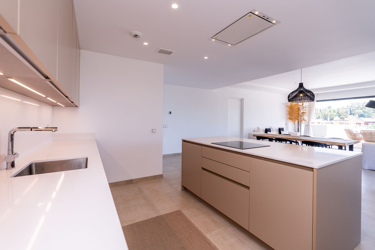 Appartement te koop in Estepona | 5 slaapkamers H5049346