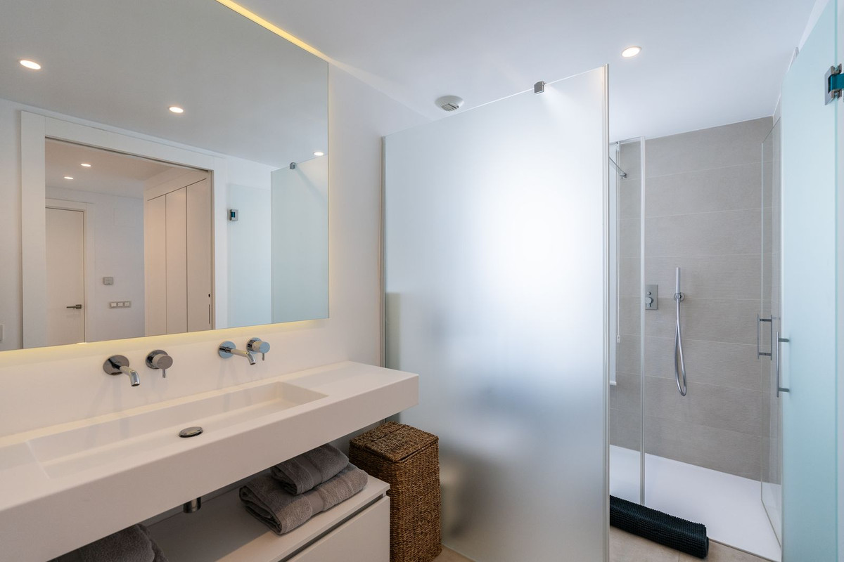 Appartement te koop in Estepona | 5 slaapkamers H5049346