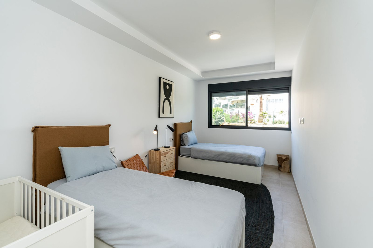 Appartement te koop in Estepona | 5 slaapkamers H5049346