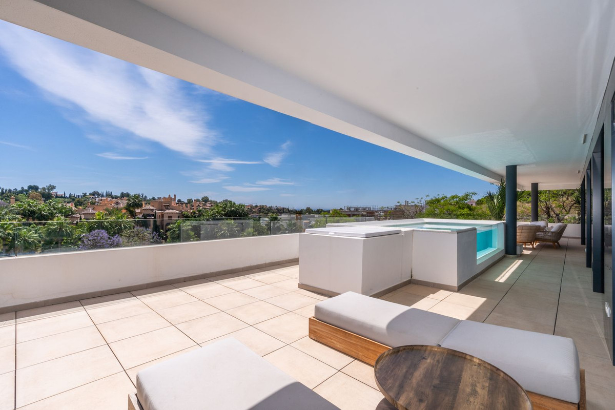 Appartement te koop in Estepona | 5 slaapkamers H5049346