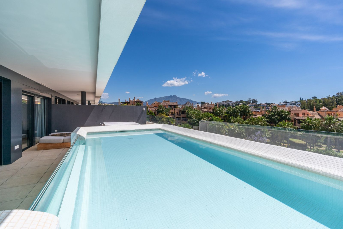 Appartement te koop in Estepona | 5 slaapkamers H5049346