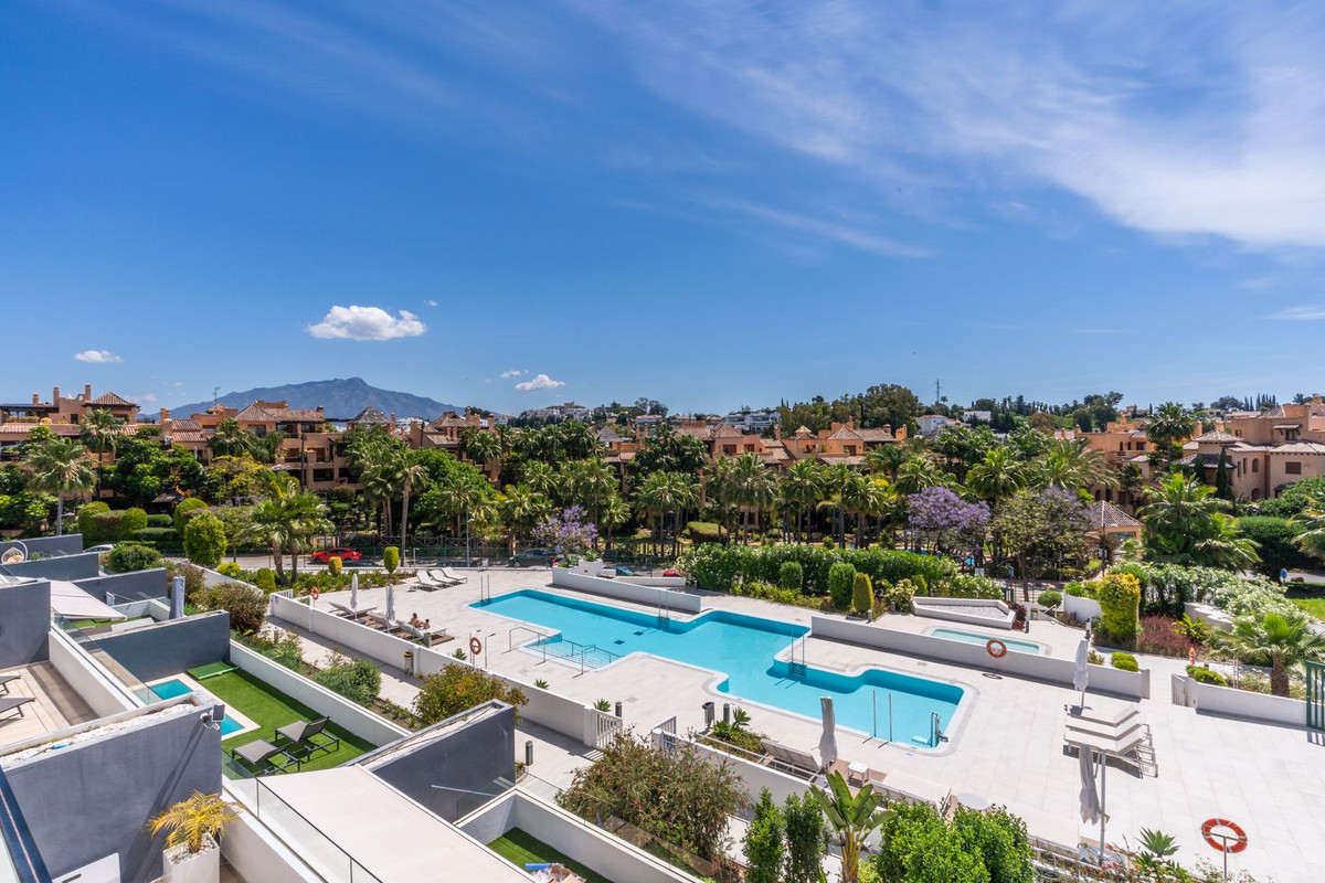 Appartement te koop in Estepona | 5 slaapkamers H5049346