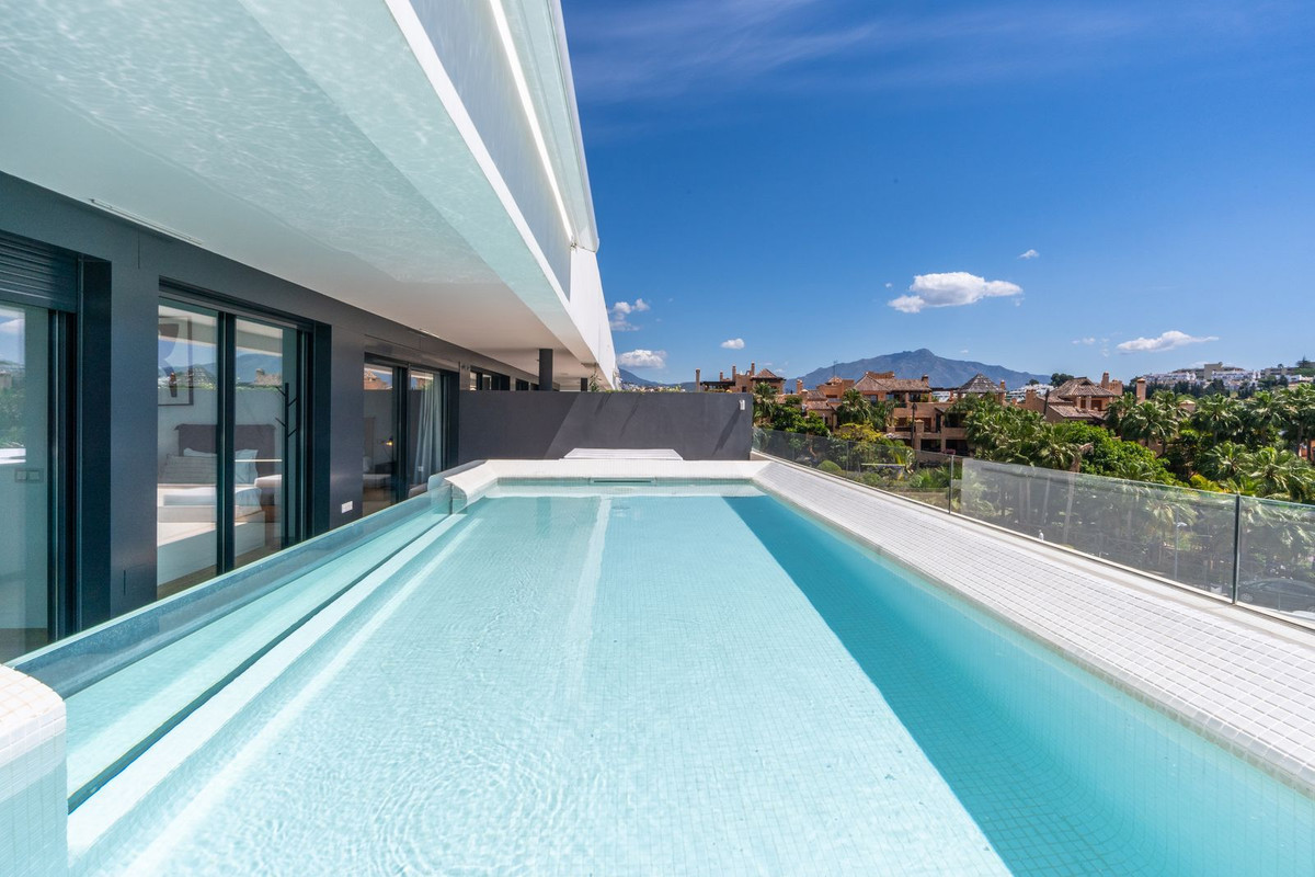 Appartement te koop in Estepona | 5 slaapkamers H5049346