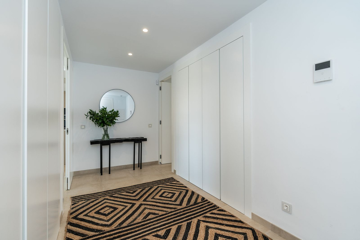 Appartement te koop in Estepona | 5 slaapkamers H5049346