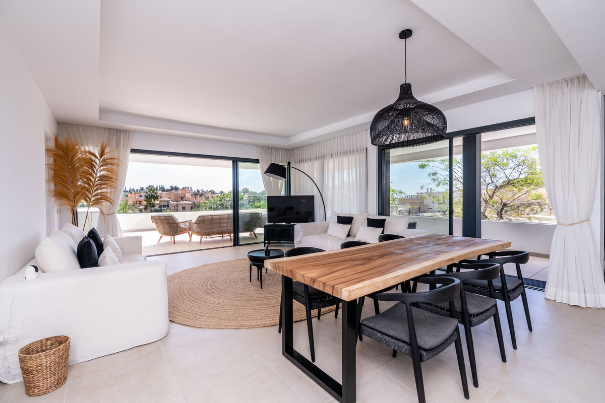 Appartement te koop in Estepona | 5 slaapkamers H5049346