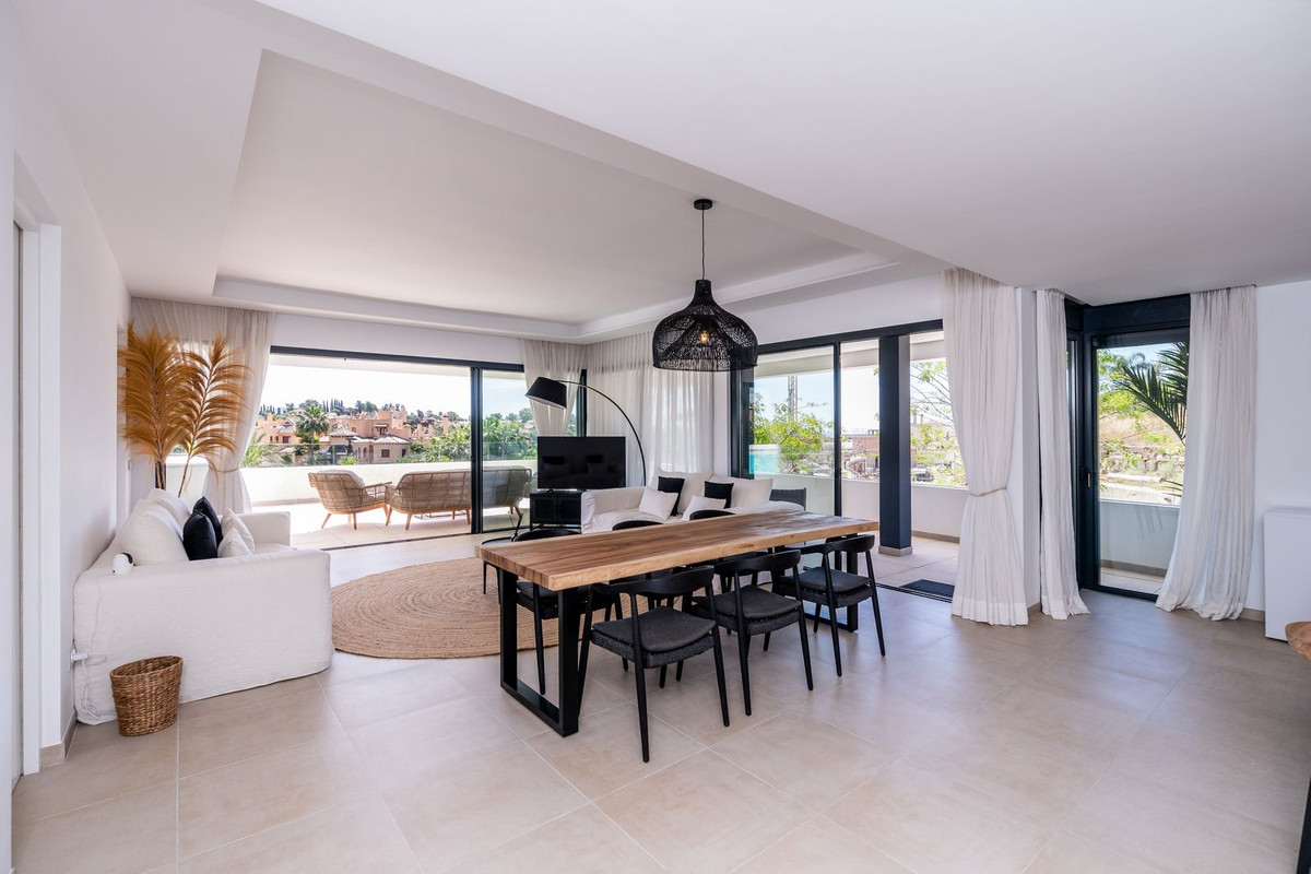 Appartement te koop in Estepona | 5 slaapkamers H5049346
