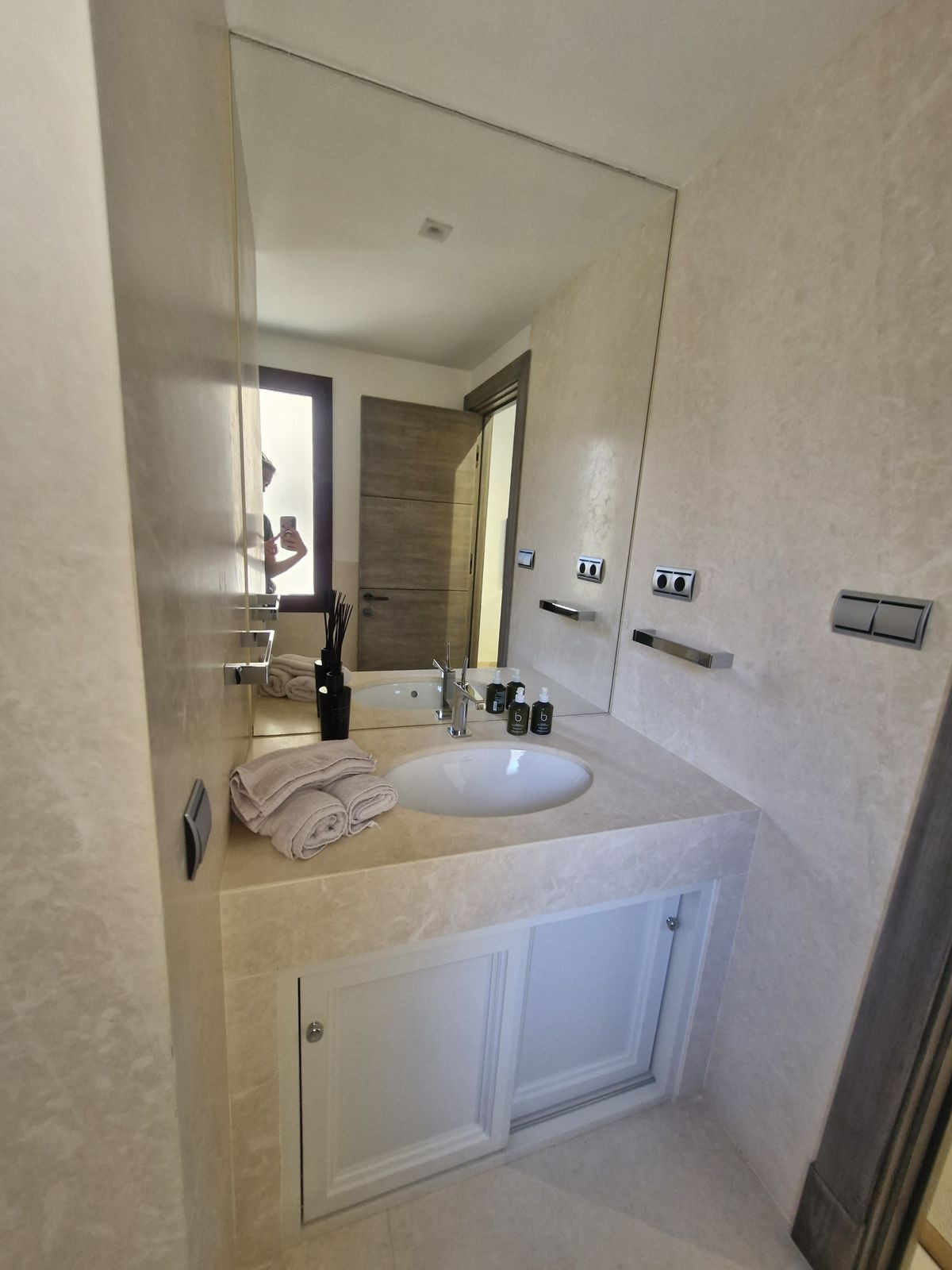 Appartement te koop in Estepona | 3 slaapkamers H5049460