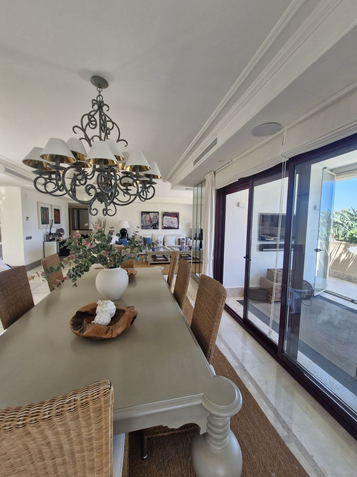 Appartement te koop in Estepona | 3 slaapkamers H5049460