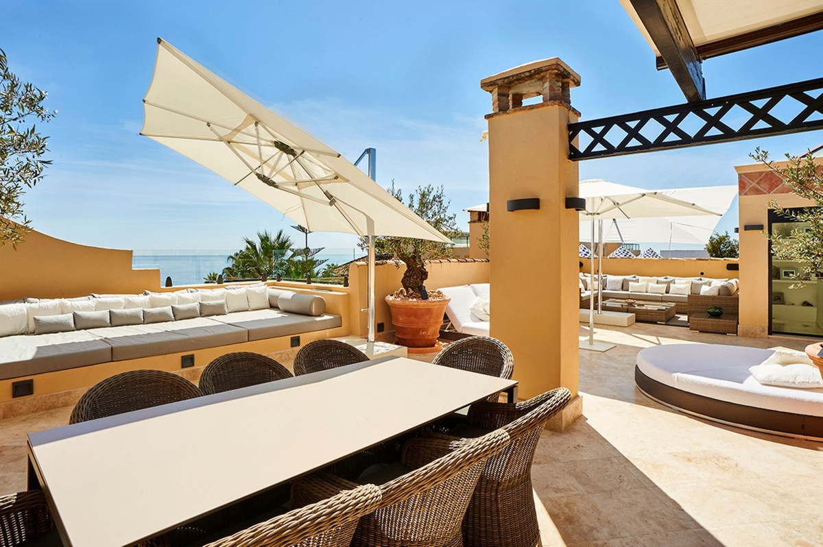 Appartement te koop in Estepona | 3 slaapkamers H5049460