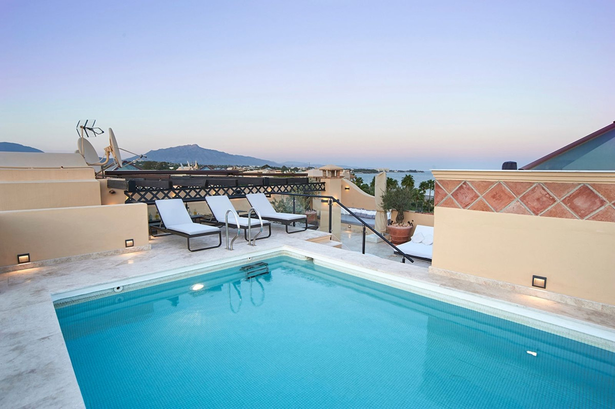 Appartement te koop in Estepona | 3 slaapkamers H5049460