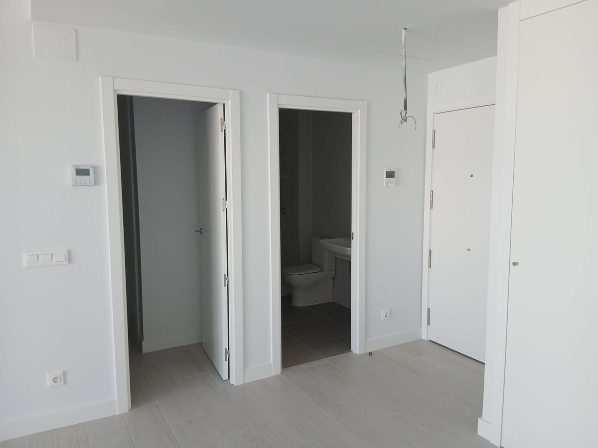 Appartement te koop in Estepona | 1 slaapkamers H5052226