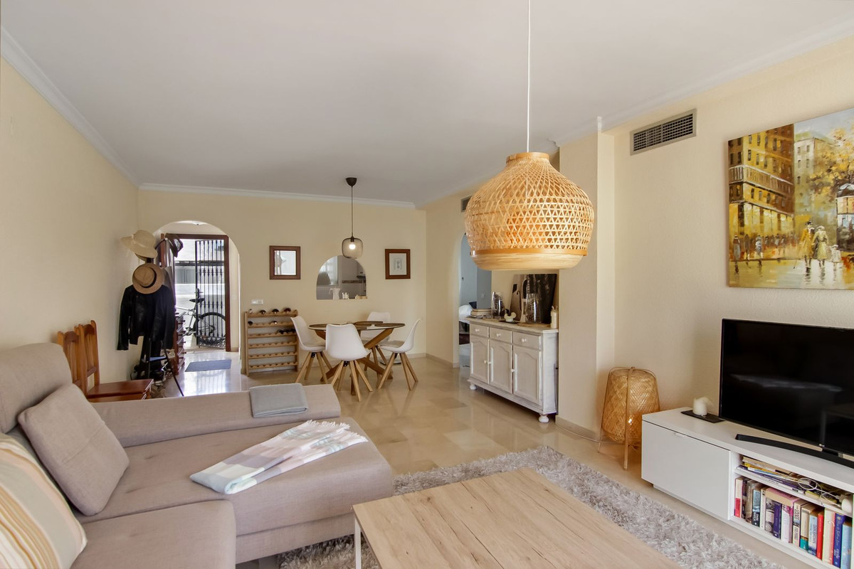 Appartement te koop in Estepona | 2 slaapkamers H5054881