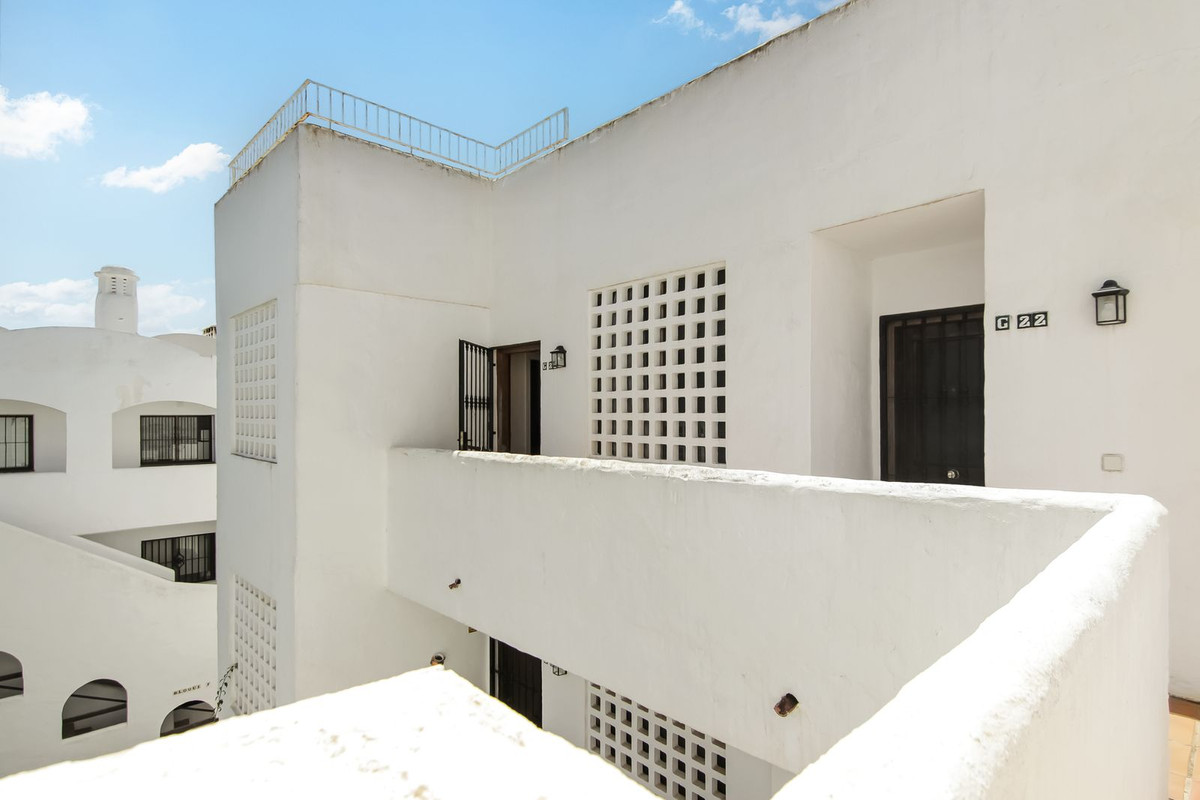 Appartement te koop in Estepona | 2 slaapkamers H5054881