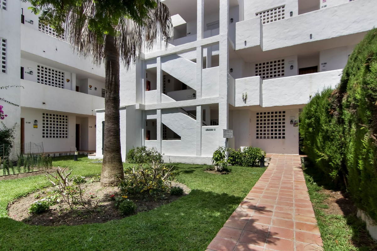 Appartement te koop in Estepona | 2 slaapkamers H5054881