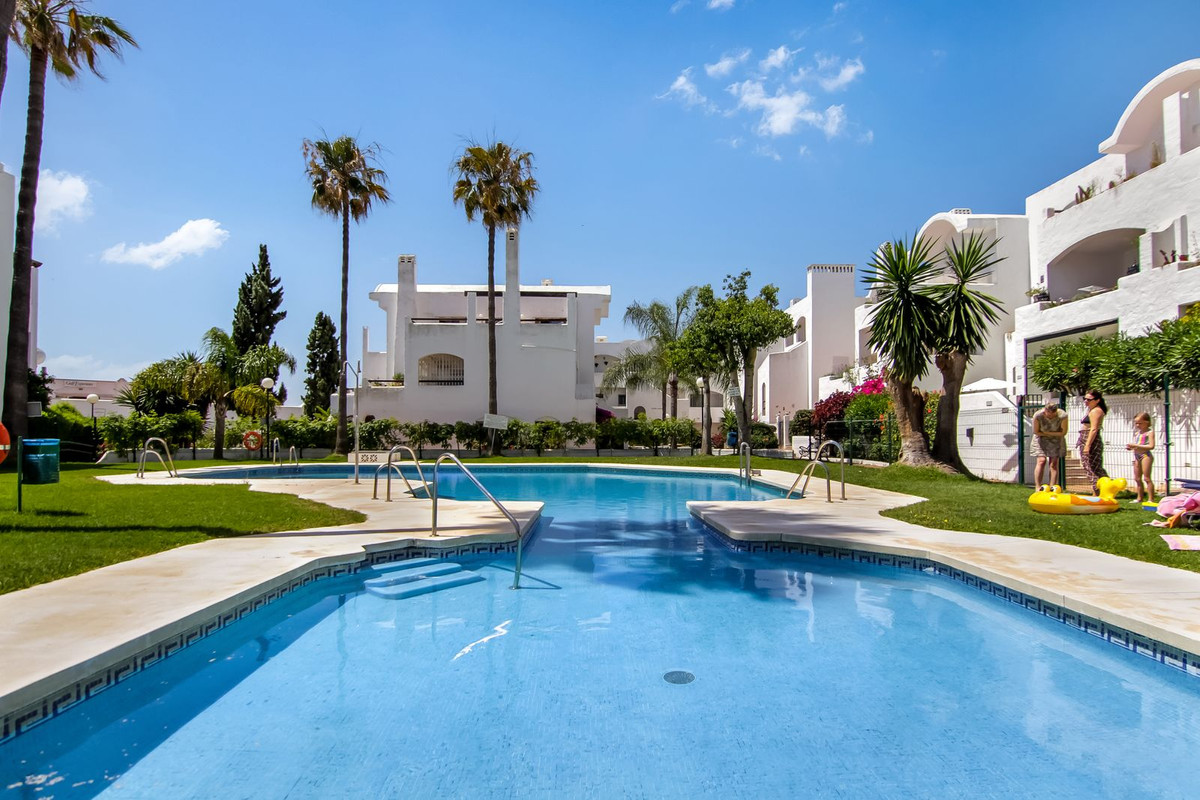Appartement te koop in Estepona | 2 slaapkamers H5054881