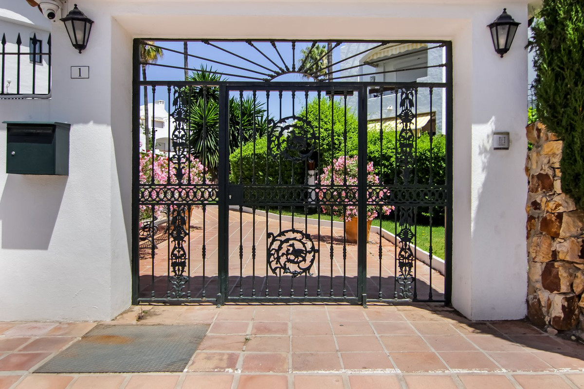 Appartement te koop in Estepona | 2 slaapkamers H5054881