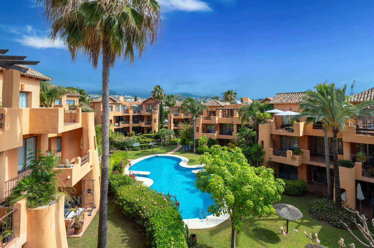 Appartement te koop in Estepona | 2 slaapkamers H5056132