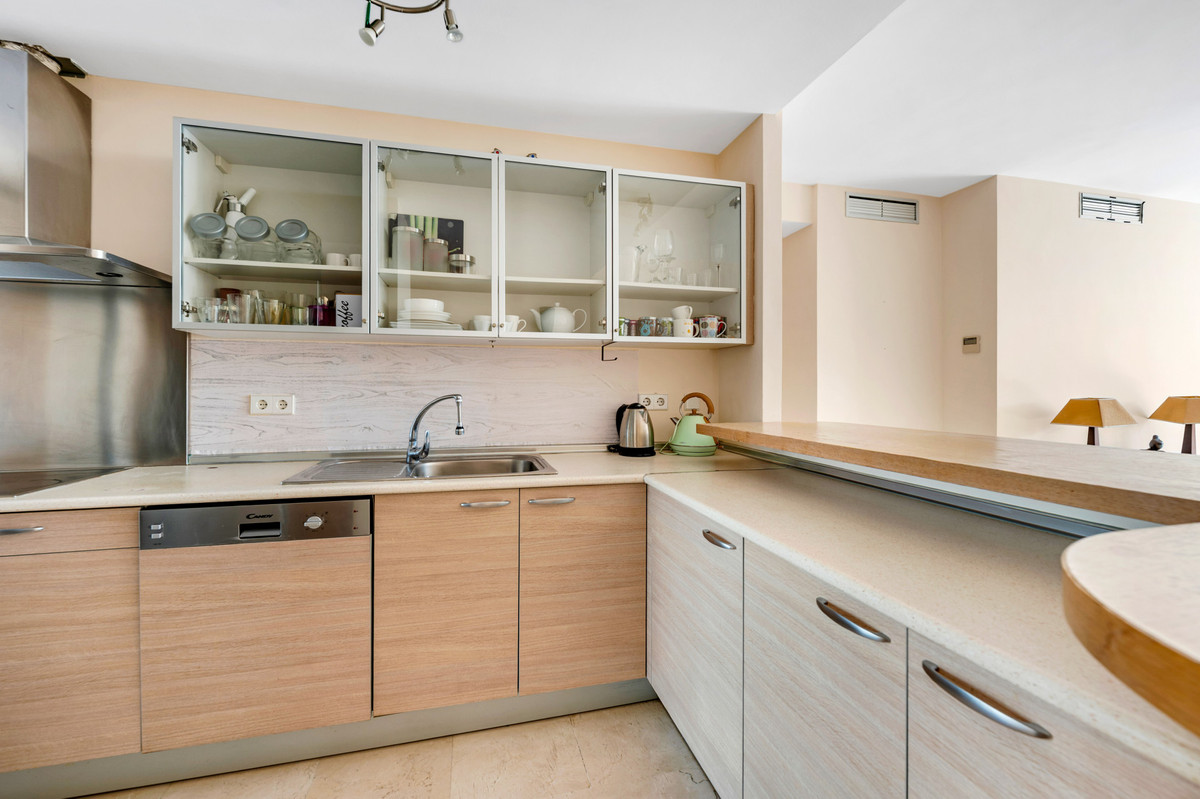 Appartement te koop in Estepona | 2 slaapkamers H5056132