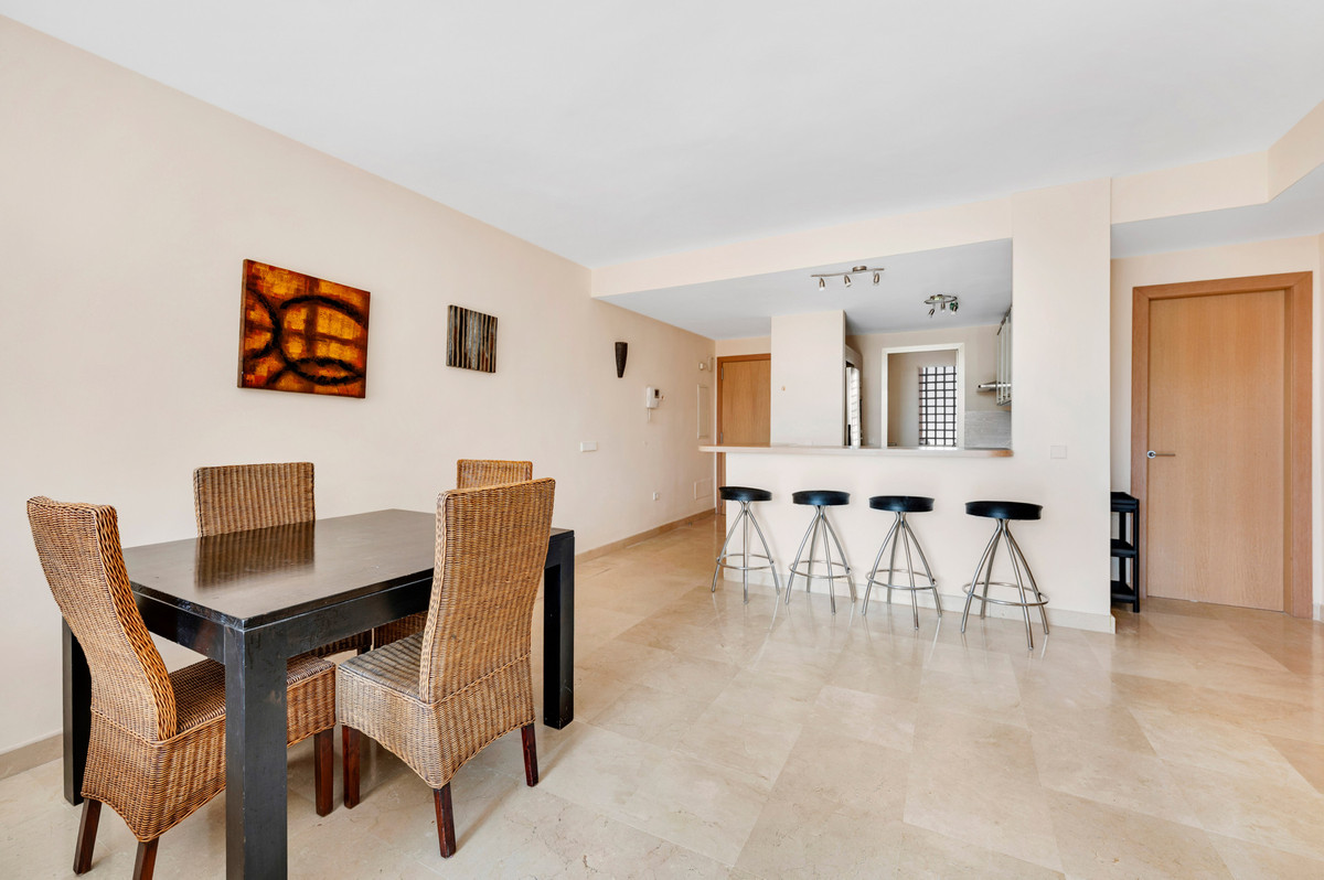 Appartement te koop in Estepona | 2 slaapkamers H5056132