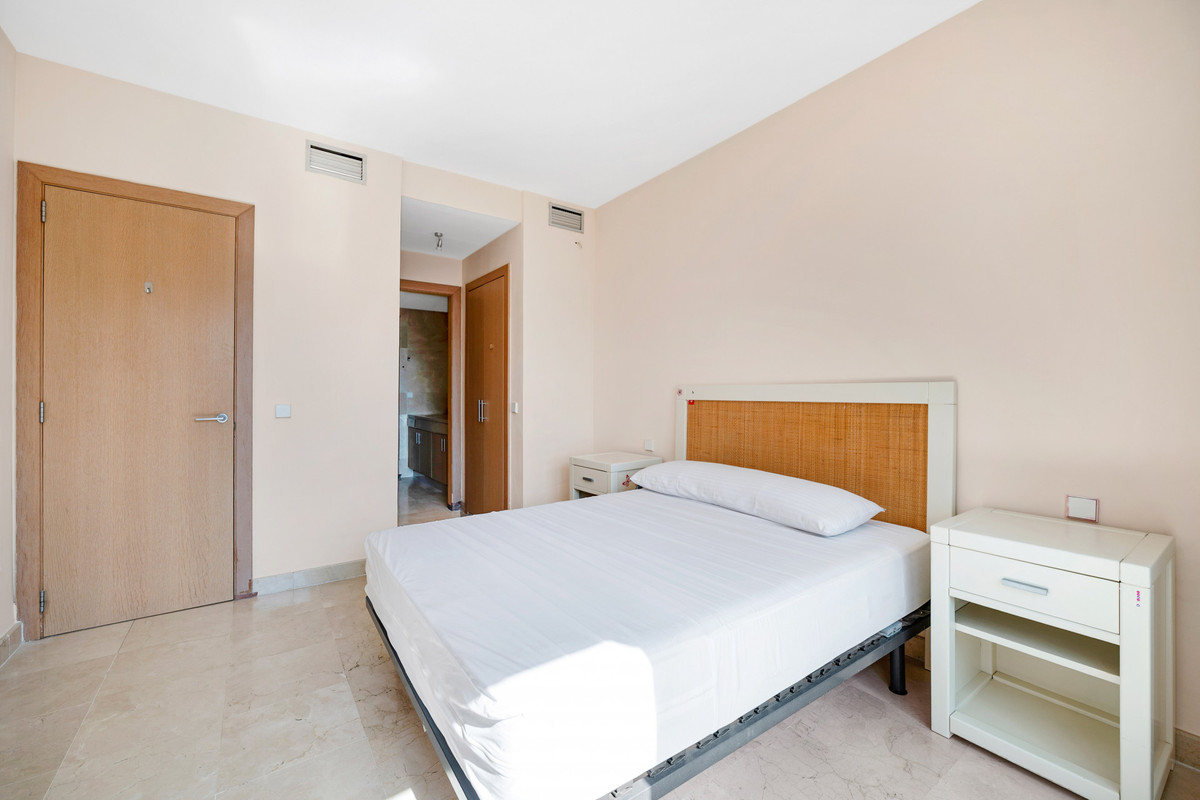 Appartement te koop in Estepona | 2 slaapkamers H5056132