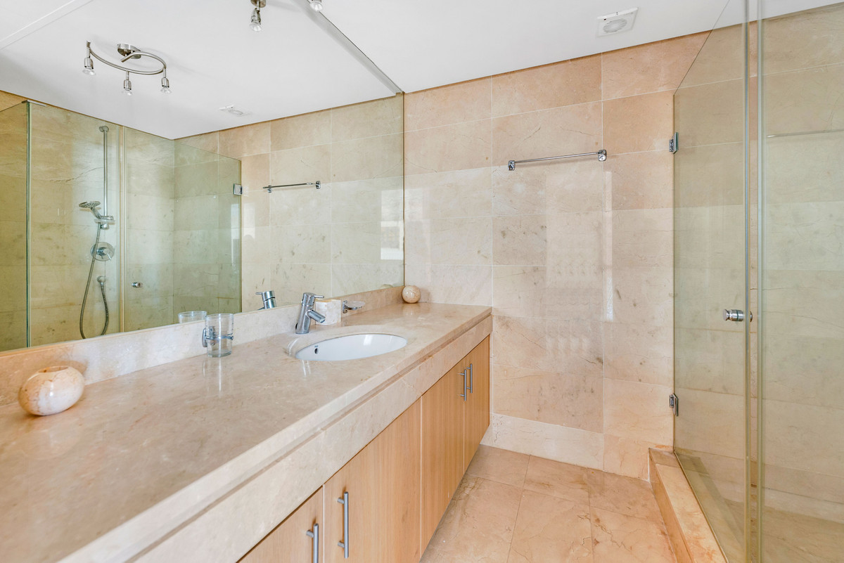 Appartement te koop in Estepona | 2 slaapkamers H5056132