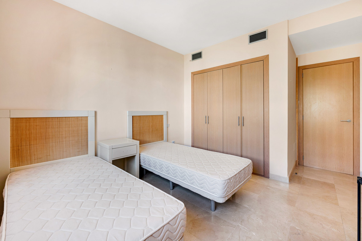 Appartement te koop in Estepona | 2 slaapkamers H5056132