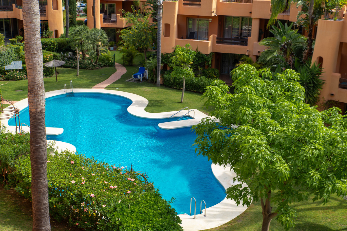 Appartement te koop in Estepona | 2 slaapkamers H5056132