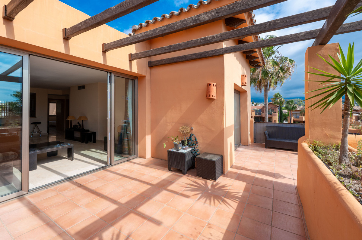 Appartement te koop in Estepona | 2 slaapkamers H5056132