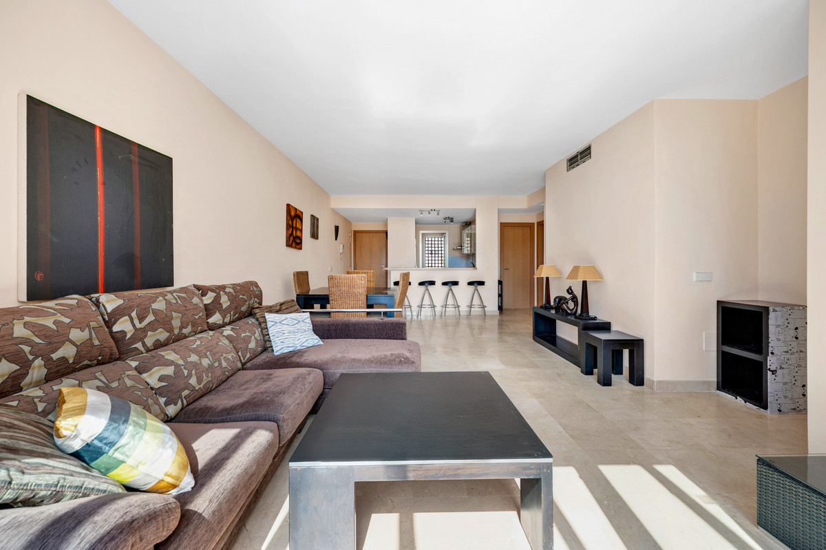 Appartement te koop in Estepona | 2 slaapkamers H5056132