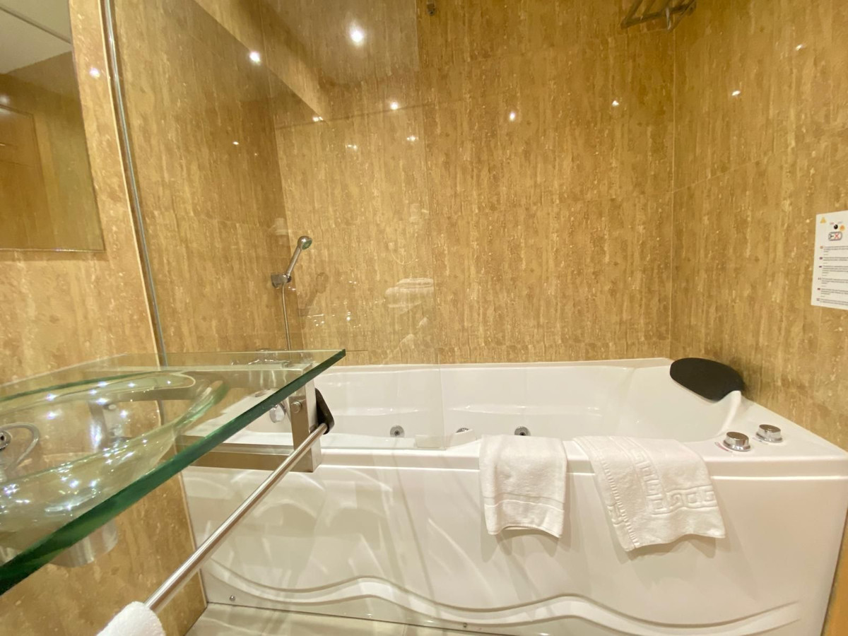 Appartement te koop in Estepona | 2 slaapkamers H5056405