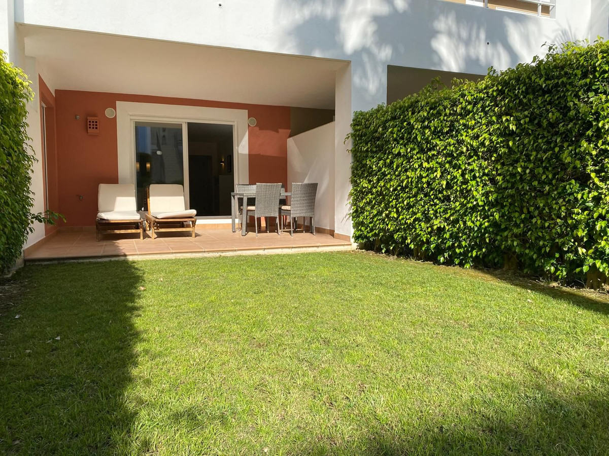 Appartement te koop in Estepona | 2 slaapkamers H5056405