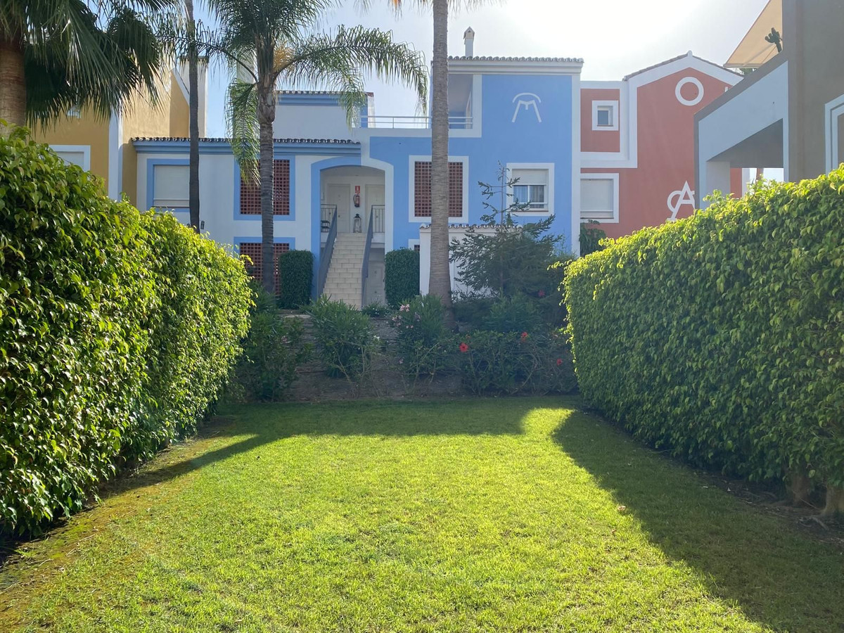 Appartement te koop in Estepona | 2 slaapkamers H5056405