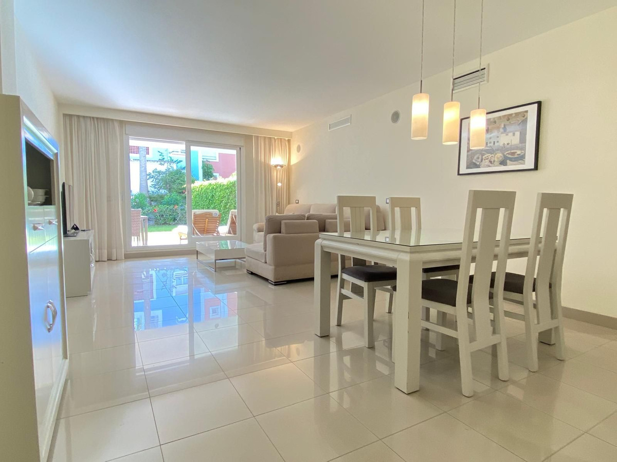 Appartement te koop in Estepona | 2 slaapkamers H5056405