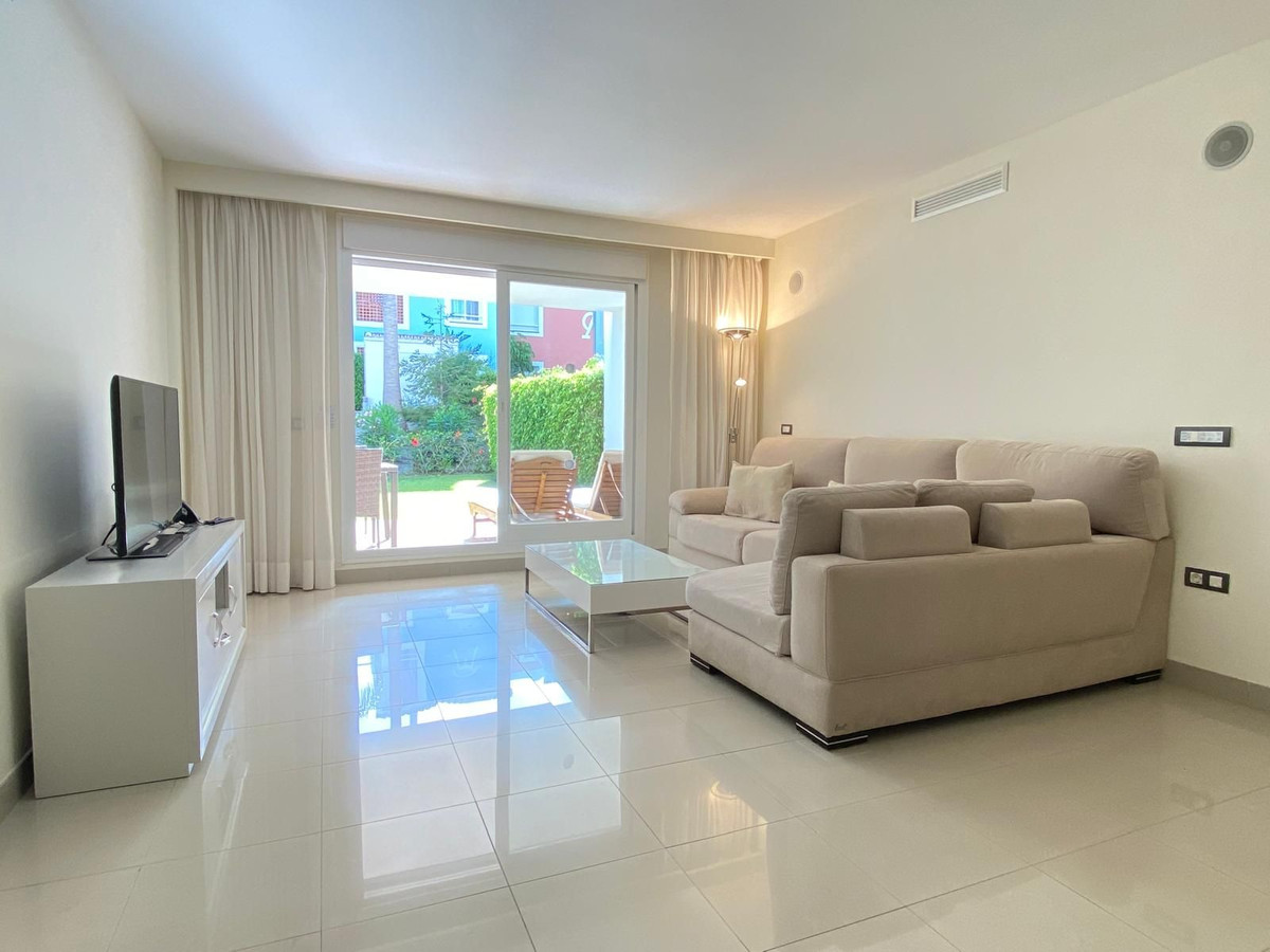 Appartement te koop in Estepona | 2 slaapkamers H5056405