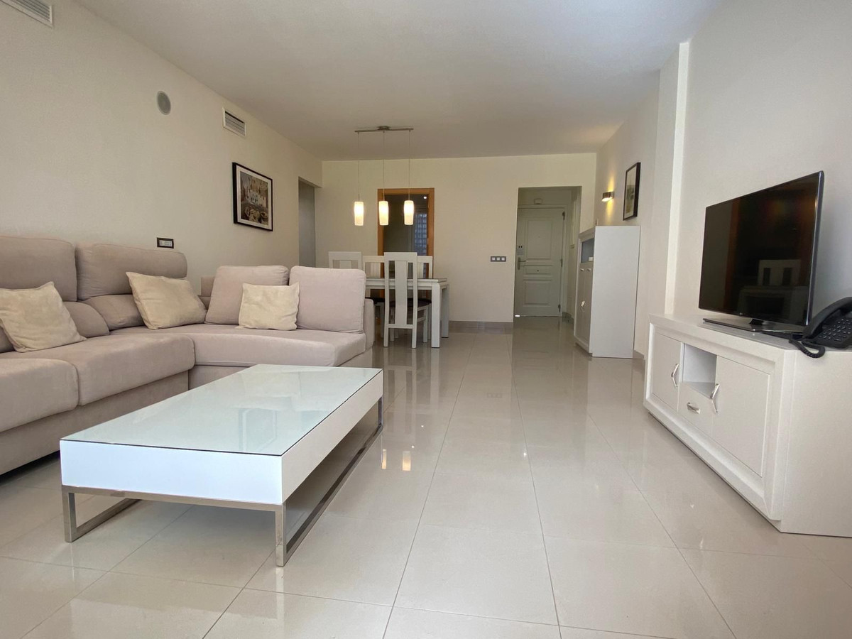 Appartement te koop in Estepona | 2 slaapkamers H5056405