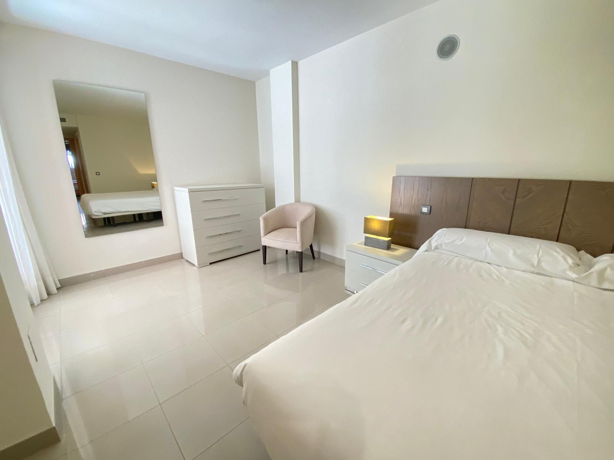 Appartement te koop in Estepona | 2 slaapkamers H5056405