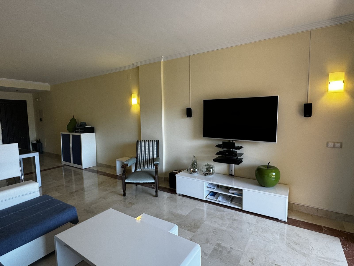 Appartement te koop in Estepona | 2 slaapkamers H5057485