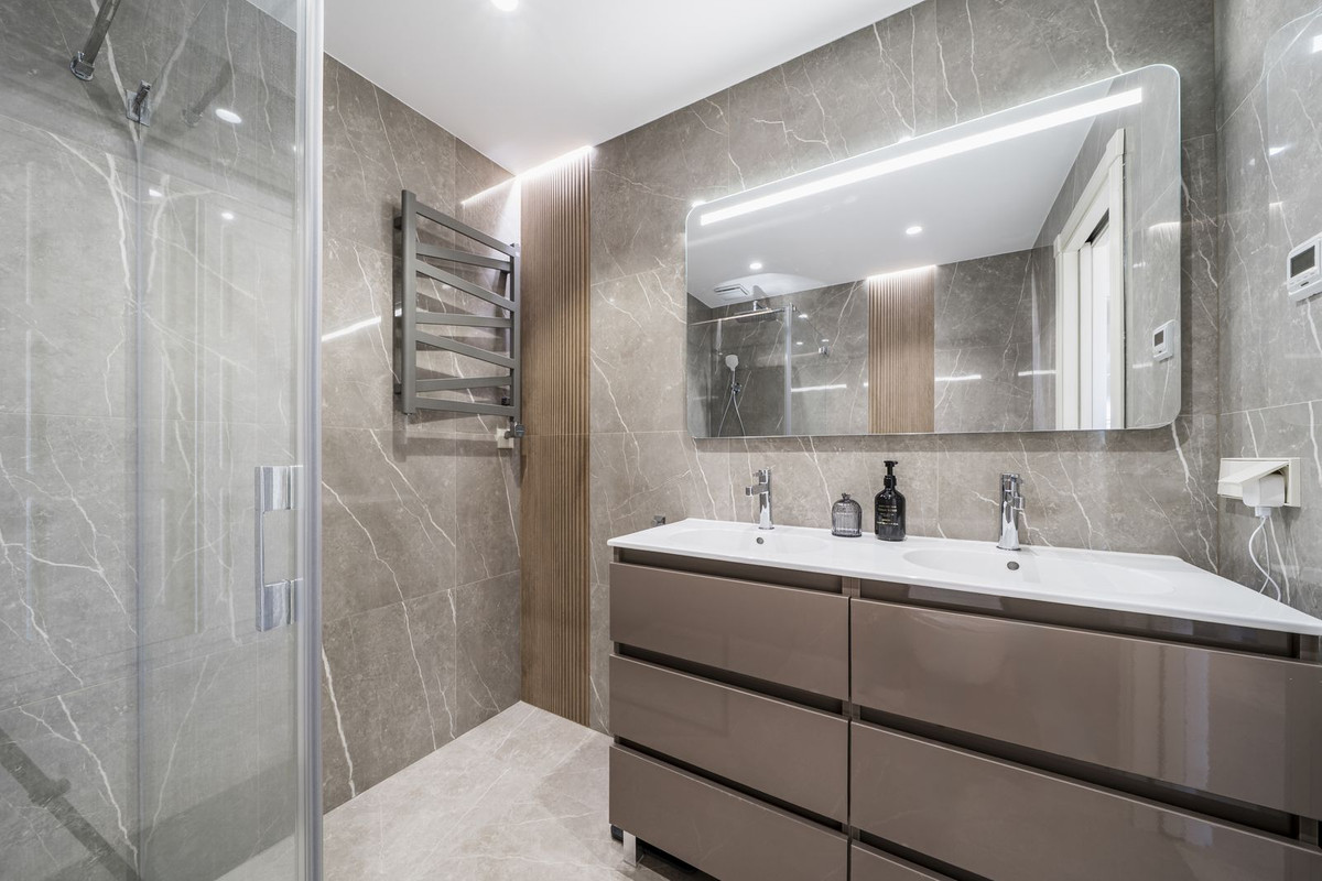 Appartement te koop in Estepona | 3 slaapkamers H5058337