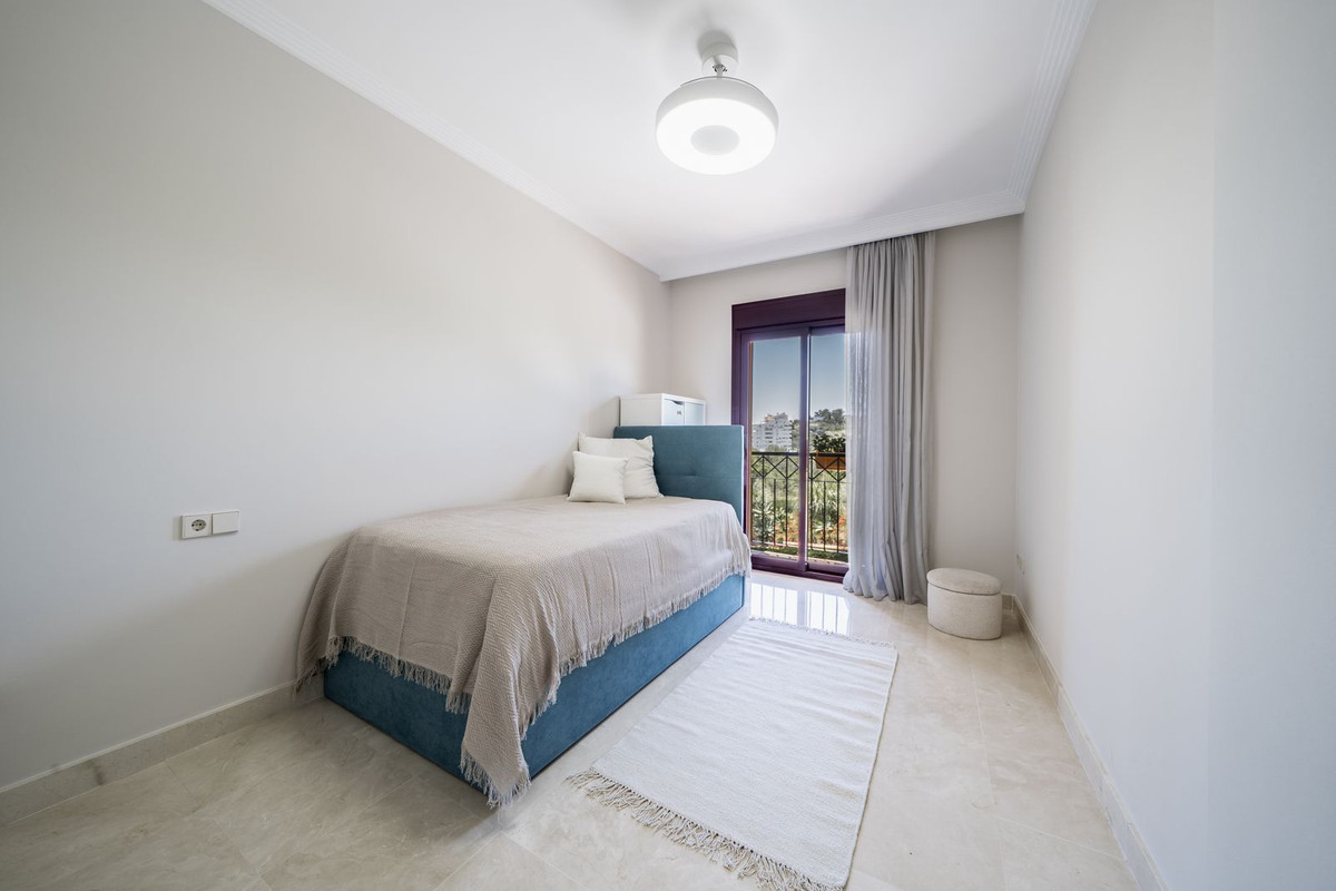 Appartement te koop in Estepona | 3 slaapkamers H5058337