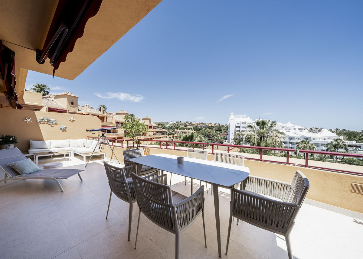 Appartement te koop in Estepona | 3 slaapkamers H5058337