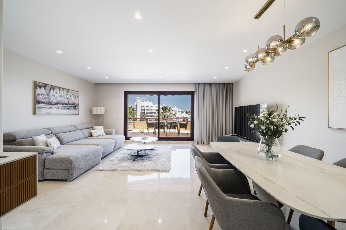 Appartement te koop in Estepona | 3 slaapkamers H5058337
