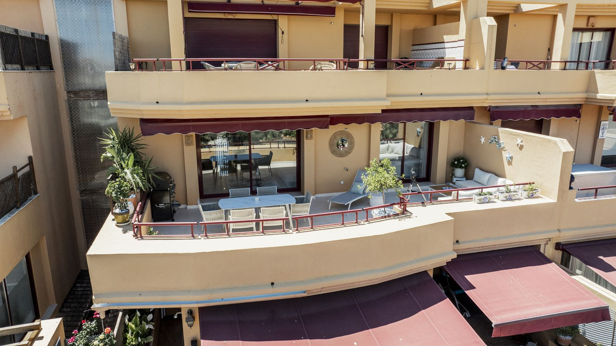 Appartement te koop in Estepona | 3 slaapkamers H5058337