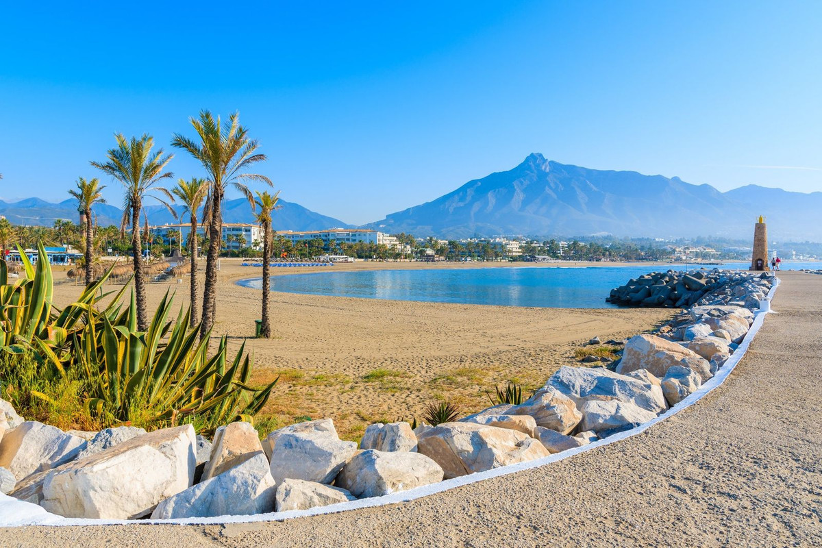Appartement te koop in Estepona | 3 slaapkamers H5058337
